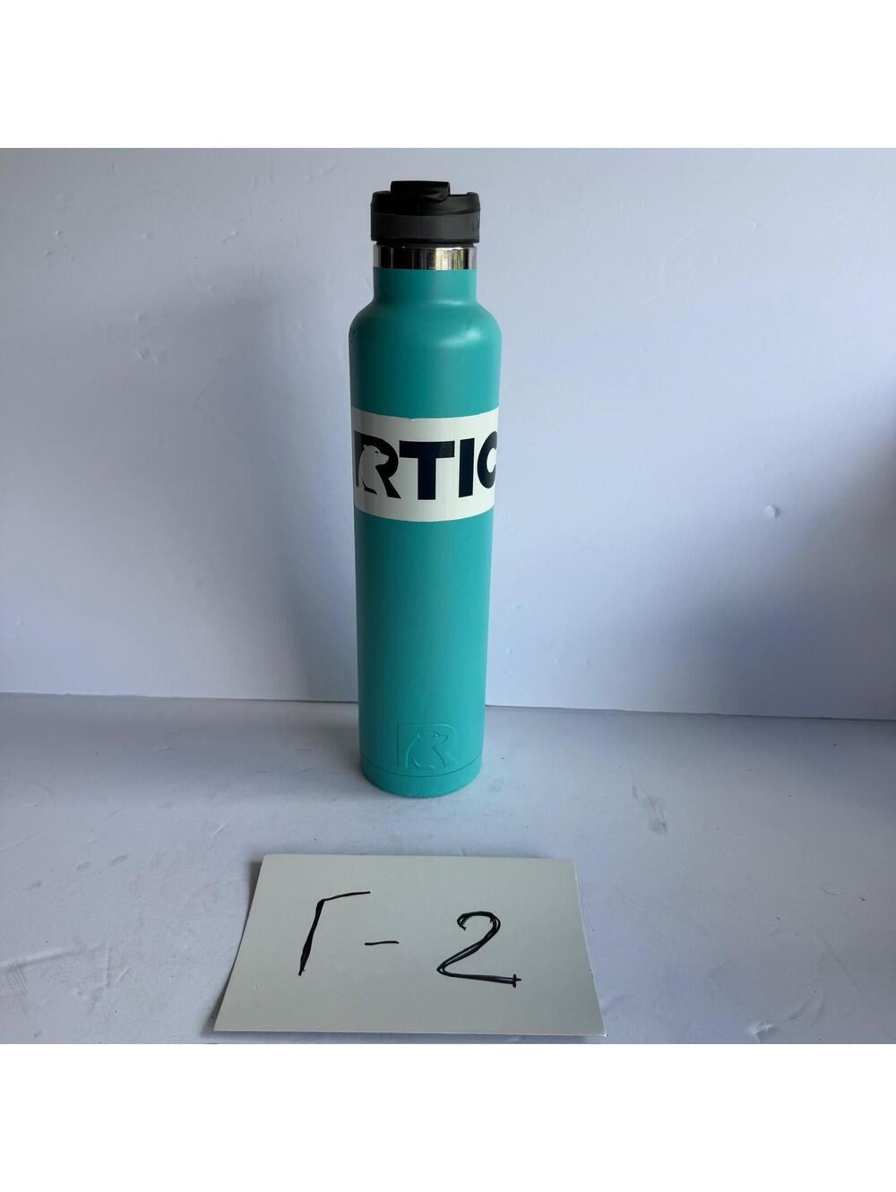 RTIC 26oz Water Bottle Teal Insulated Durable Leak-Proof Lid Used - Good